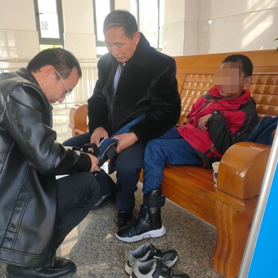 我縣殘聯(lián)精準(zhǔn)開(kāi)展假肢矯形器適配工作，助力殘疾人“邁”向新生活